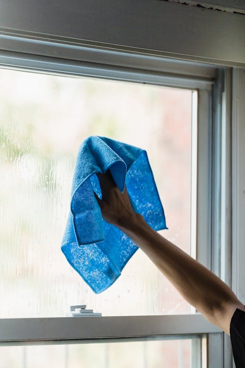 Which Chemical Is Best for Cleaning Windows?